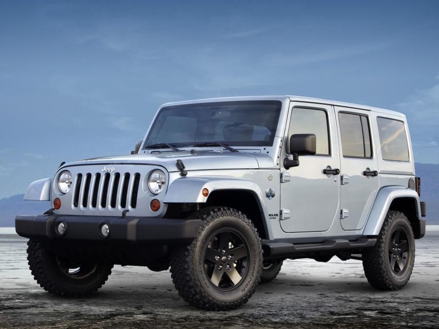  Jeep Wrangler Unlimited Arctic 2012 года  (фото 10 из 35)